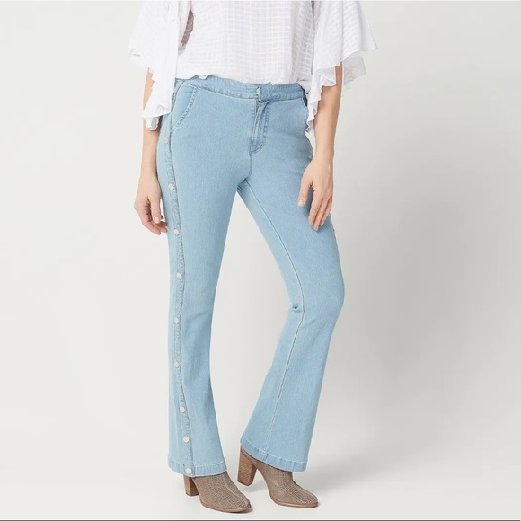 G.I.L.I. Denim - A350330 G.I.L.I. Dual Stretch Side Button Flare Jeans LIGHT WASH Size 10 Boho